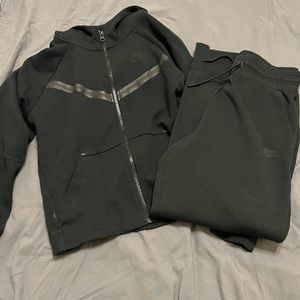 Kids Nike tech suit